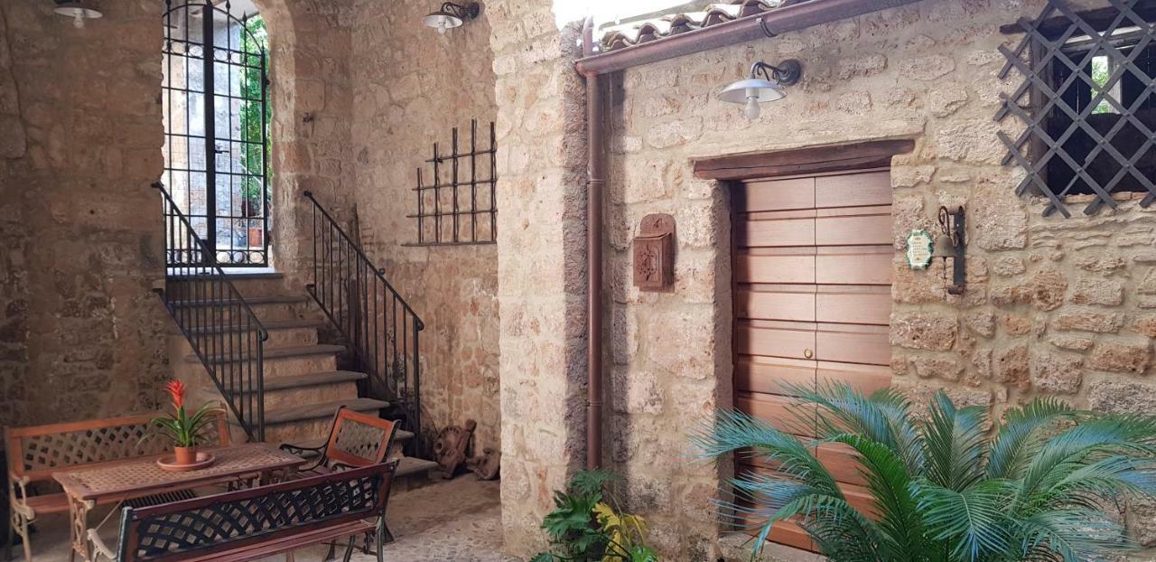 דירות אורביאטו Palazzo Urbani מראה חיצוני תמונה