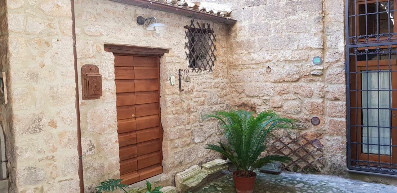 דירות אורביאטו Palazzo Urbani מראה חיצוני תמונה